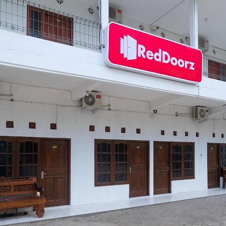 Reddoorz Near Plaza Ambarrukmo Yogyakarta Hotel Maguwo Bagian luar foto