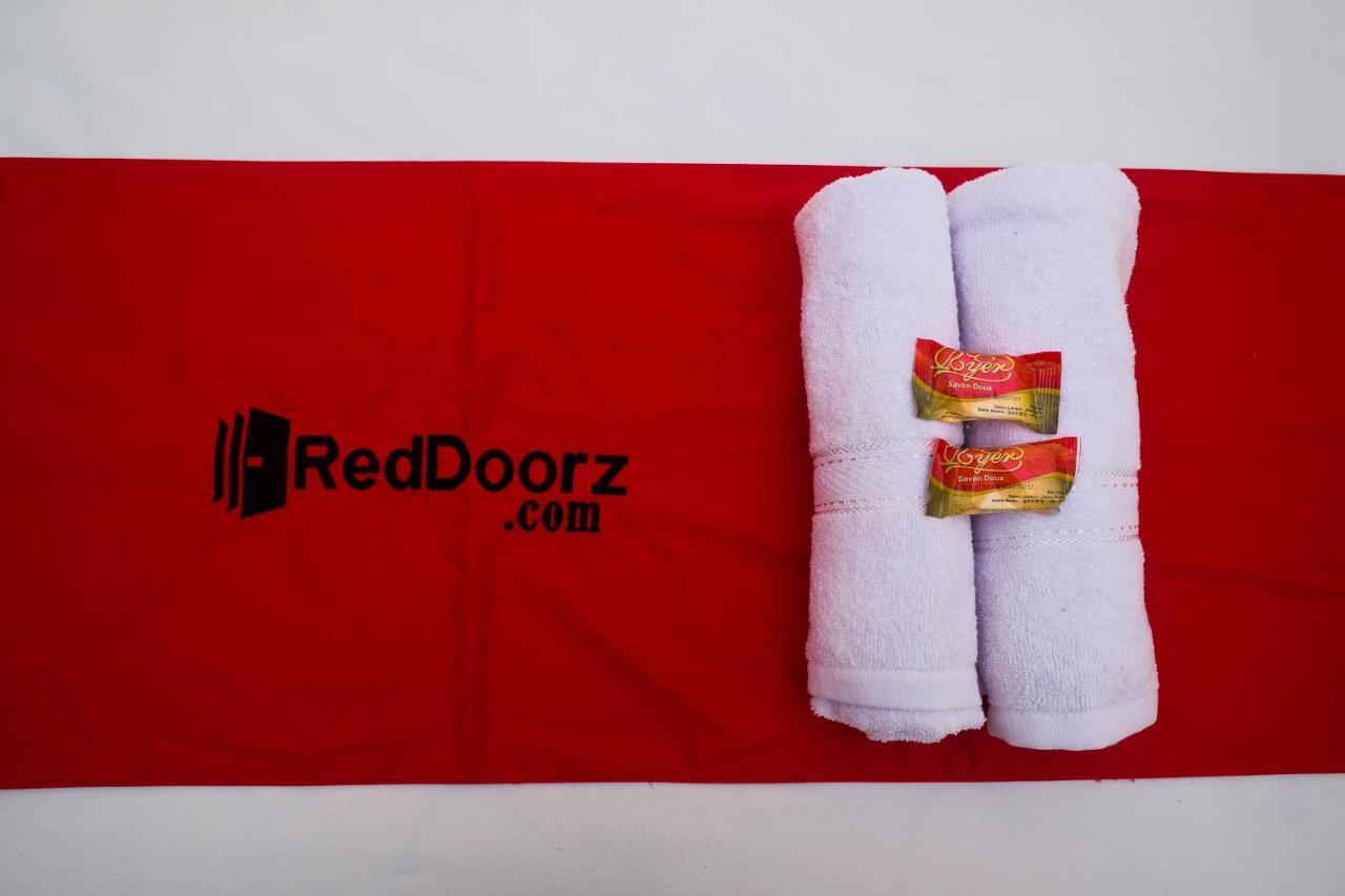 Reddoorz Near Plaza Ambarrukmo Yogyakarta Hotel Maguwo Bagian luar foto