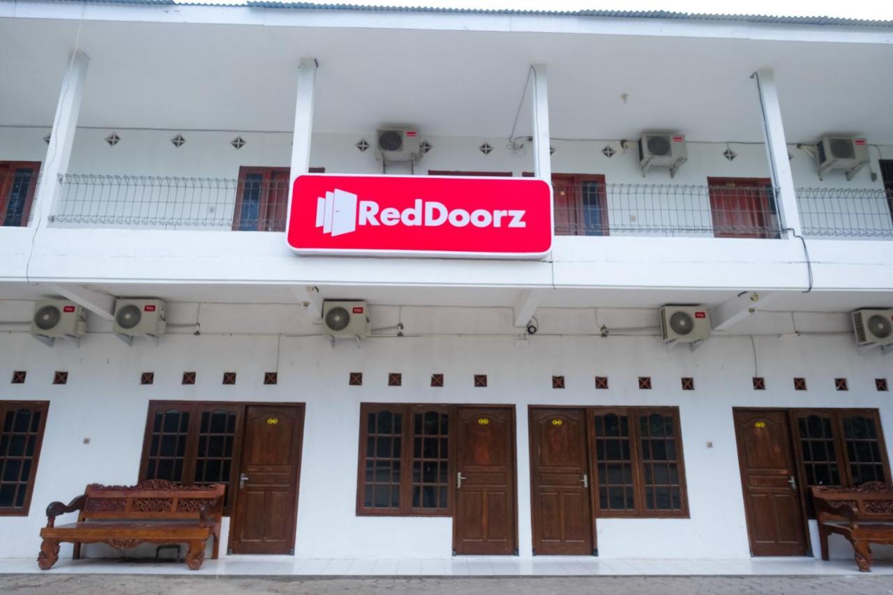 Reddoorz Near Plaza Ambarrukmo Yogyakarta Hotel Maguwo Bagian luar foto