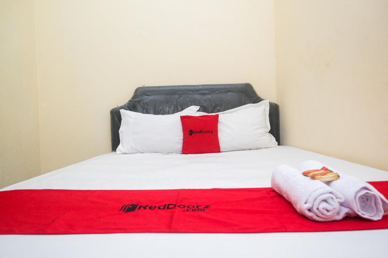 Reddoorz Near Plaza Ambarrukmo Yogyakarta Hotel Maguwo Bagian luar foto